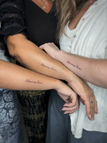 Fotografia real de un tatuaje fine line