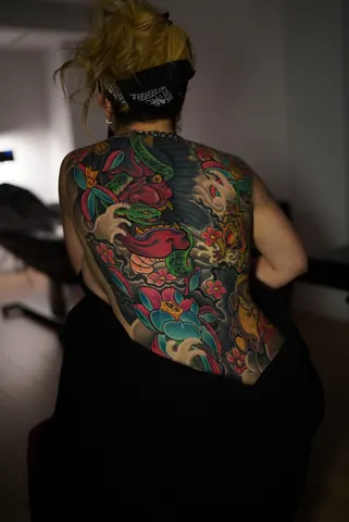 Fotografia real de un tatuaje japonés