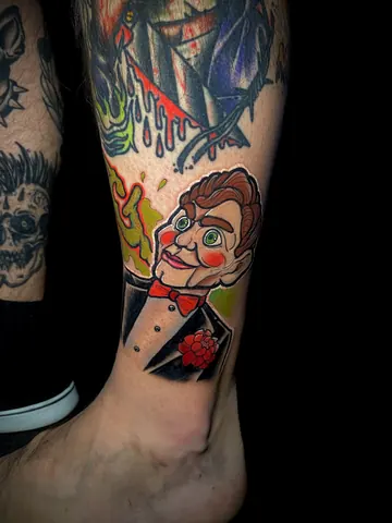 Fotografia real de un tatuaje neo-tradicional