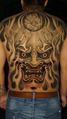 Fotografia real de un tatuaje realista